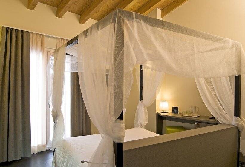 Hegyre Néző Lakosztály, Harmony Suite