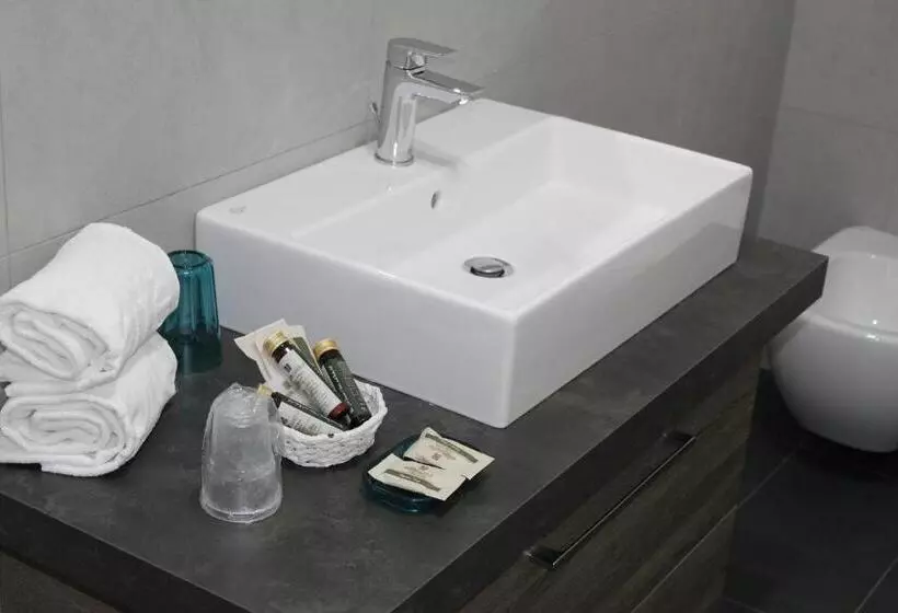 Economy-huone, Harmony Suite