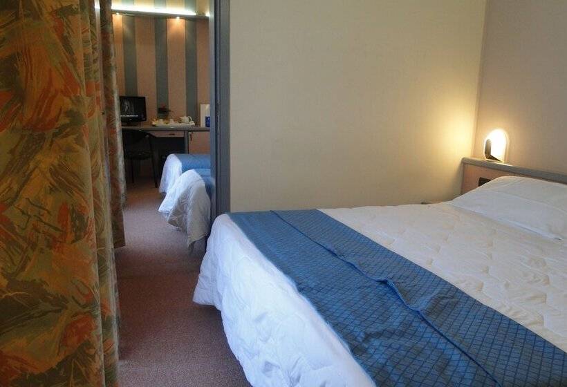 חדר סטנדרט לארבעה, Ilga