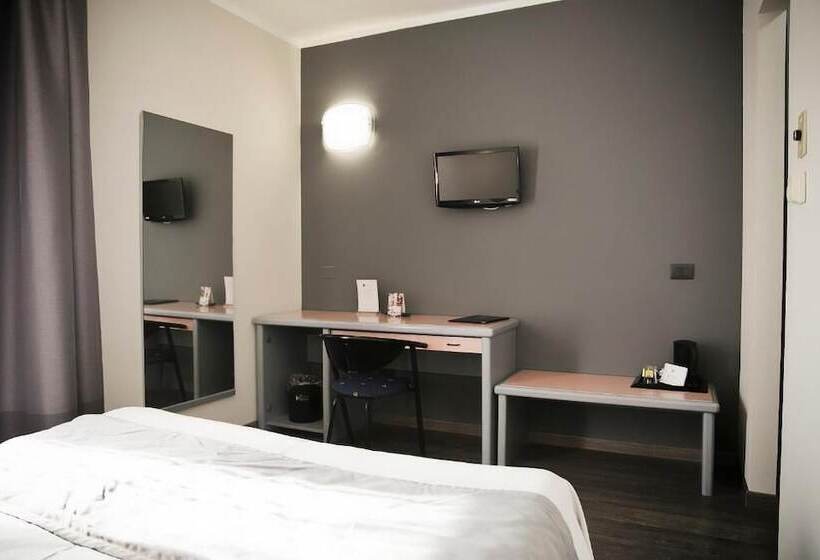 חדר סטנדרט לארבעה, Ilga