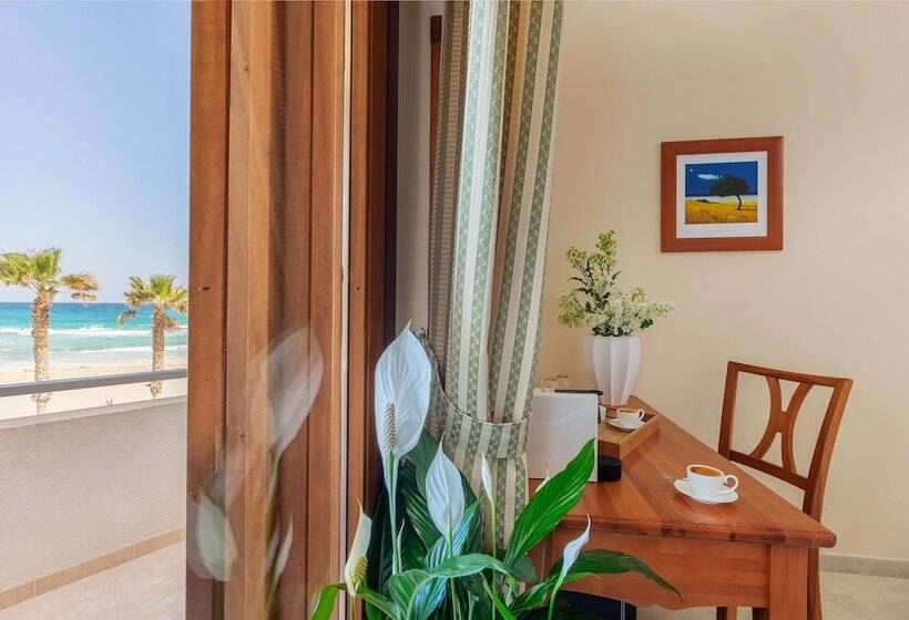 اتاق لوکس با چشم‌انداز دریا, Mira Spiaggia