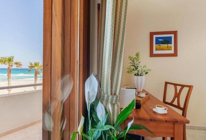 اتاق لوکس با چشم‌انداز دریا, Mira Spiaggia