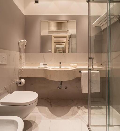 带海景的标准房, Negresco