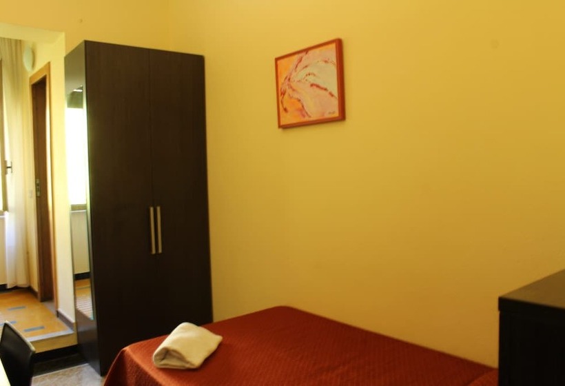 غرفة قياسية فردية, Palace