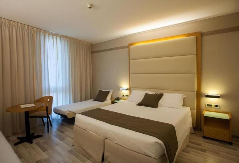 Трехместный Номер Премиум, Park Hotel Ai Pini & Restaurant Ai Pini