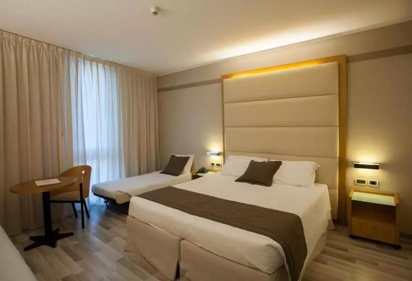 اتاق پریمیوم سه تخته, Park Hotel Ai Pini & Restaurant Ai Pini