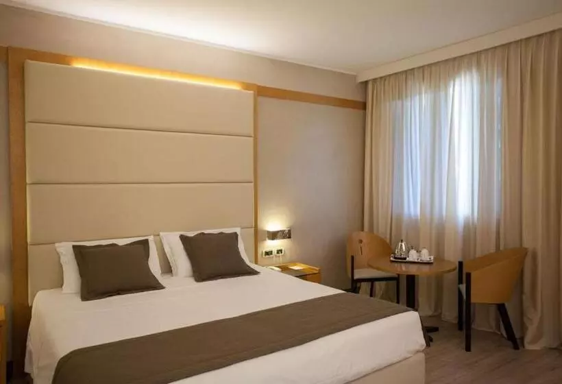 اتاق پریمیوم چهارنفره, Park Hotel Ai Pini & Restaurant Ai Pini