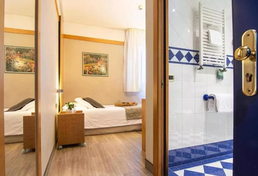 اتاق استاندارد یک نفره, Park Hotel Ai Pini & Restaurant Ai Pini