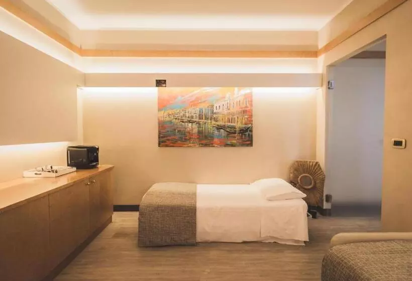 سوییت جونیور, Park Hotel Ai Pini & Restaurant Ai Pini