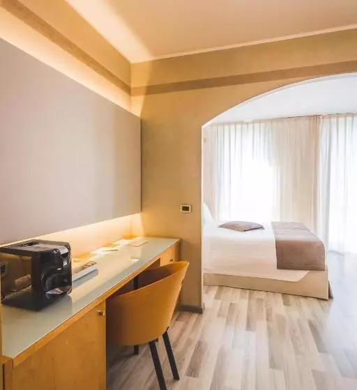 سوئیت جونیور با ماساژ آبی, Park Hotel Ai Pini & Restaurant Ai Pini