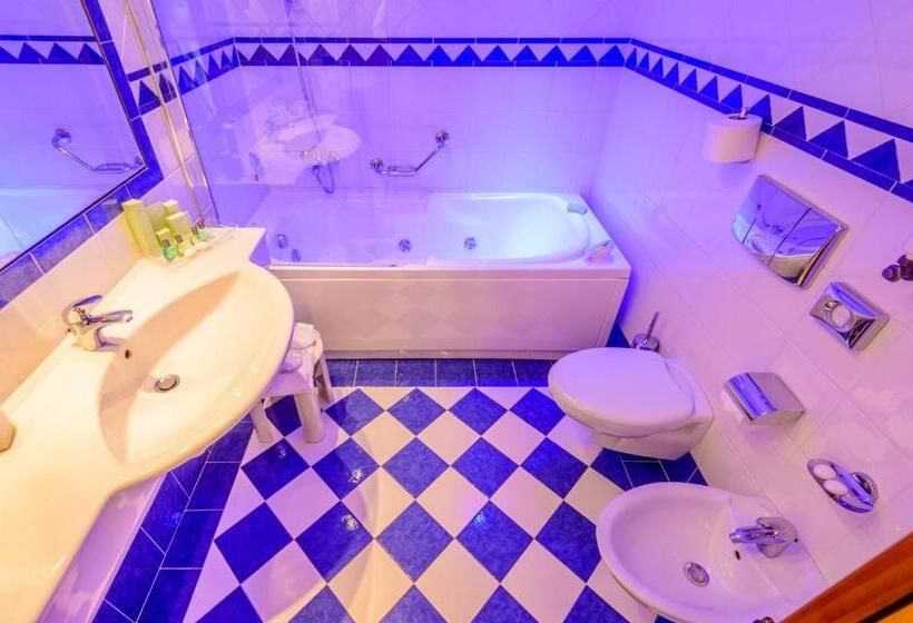 월풀욕조 주니어 스위트, Park Hotel Ai Pini & Restaurant Ai Pini