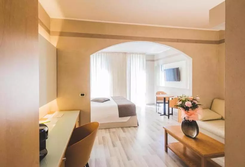 سوئیت جونیور با ماساژ آبی, Park Hotel Ai Pini & Restaurant Ai Pini