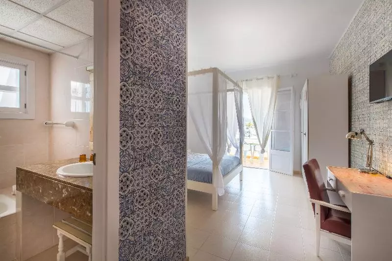 اتاق استاندارد سه نفره, Park Hotel Ai Pini & Restaurant Ai Pini
