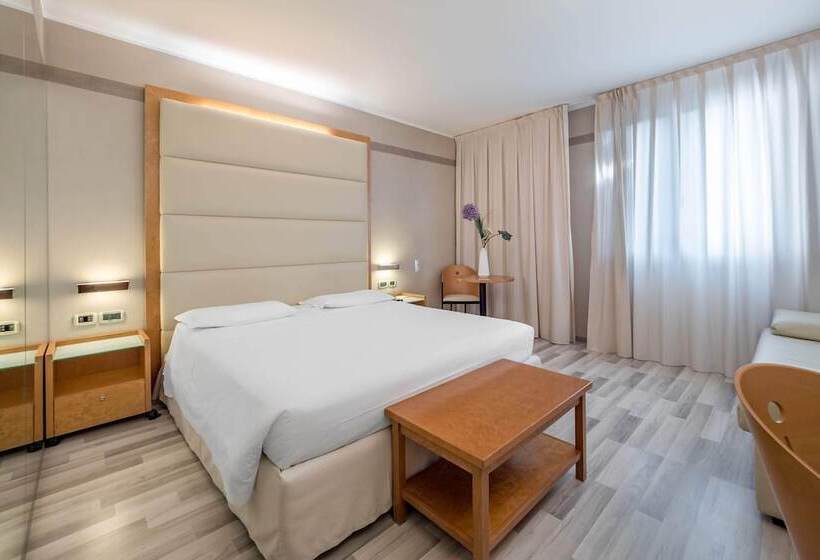 프리미엄 트리플 룸, Park Hotel Ai Pini & Restaurant Ai Pini