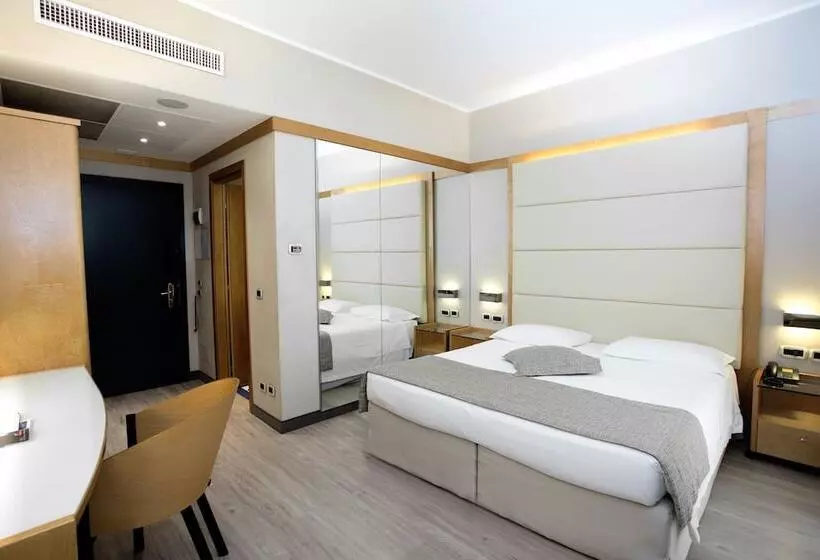 اتاق پریمیوم چهارنفره, Park Hotel Ai Pini & Restaurant Ai Pini