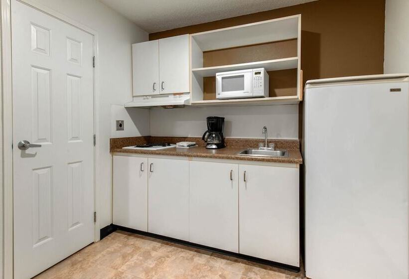 غرفة قياسية سرير كينج, Suburban Studios Lakeland North I4