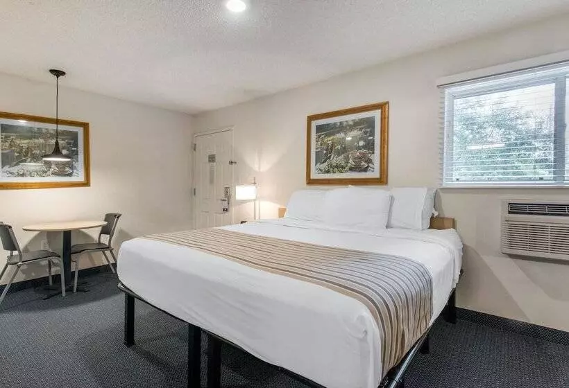 اتاق استاندارد با تخت بزرگ, Suburban Studios Lakeland North I4