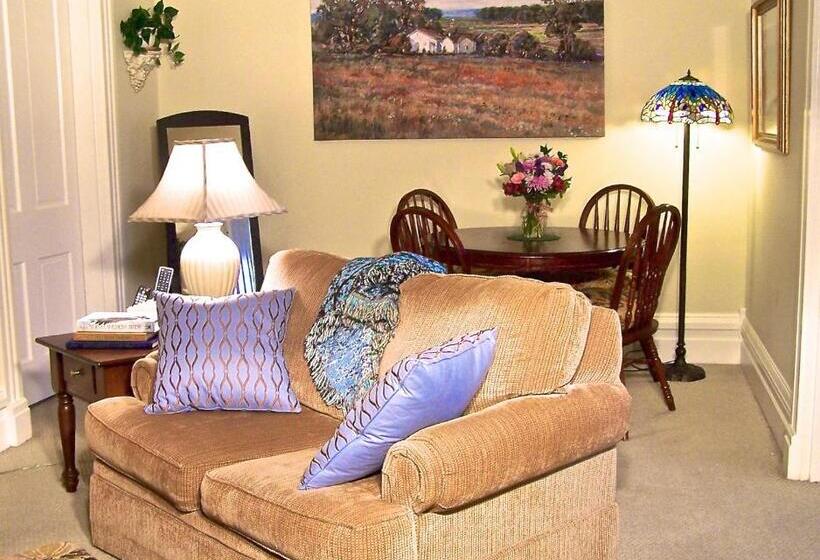 キングサイズベッドのスイートルーム, Lyndon House Bed & Breakfast