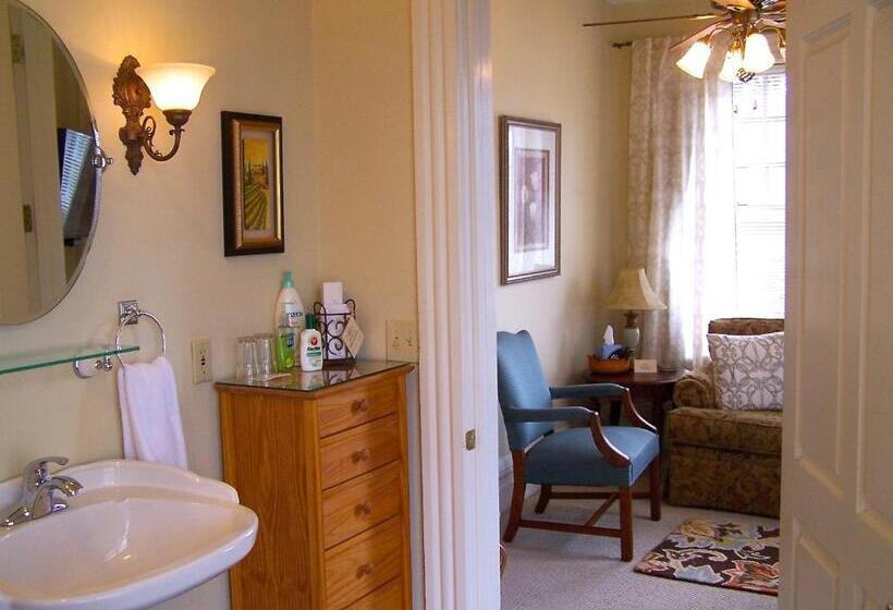 スイート, Lyndon House Bed & Breakfast