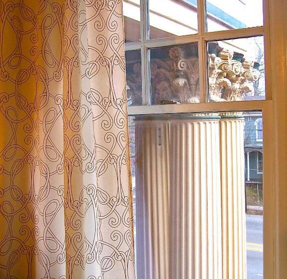 スイート, Lyndon House Bed & Breakfast