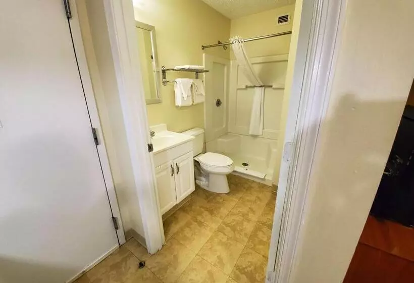اتاق لوکس چهار تخته, Motel 6 Richmond