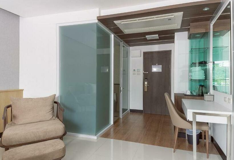 חדר דחוקס עם מיטת קינג, Sitthinard Grandview