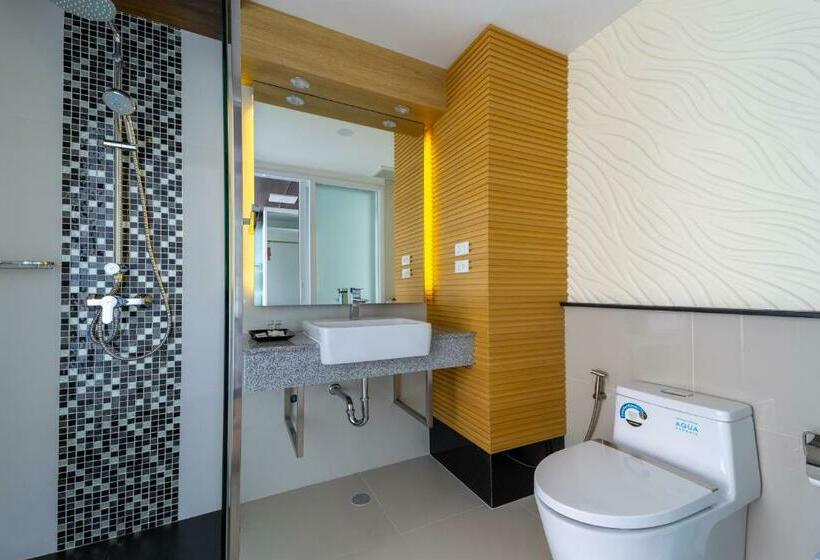 חדר משפחתי דלוקס, Sitthinard Grandview