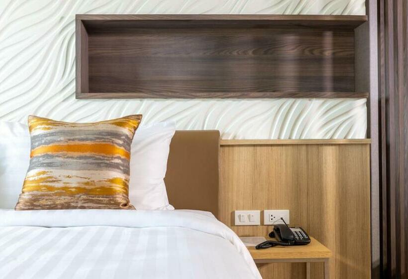 סוויטה דלוקס, Sitthinard Grandview