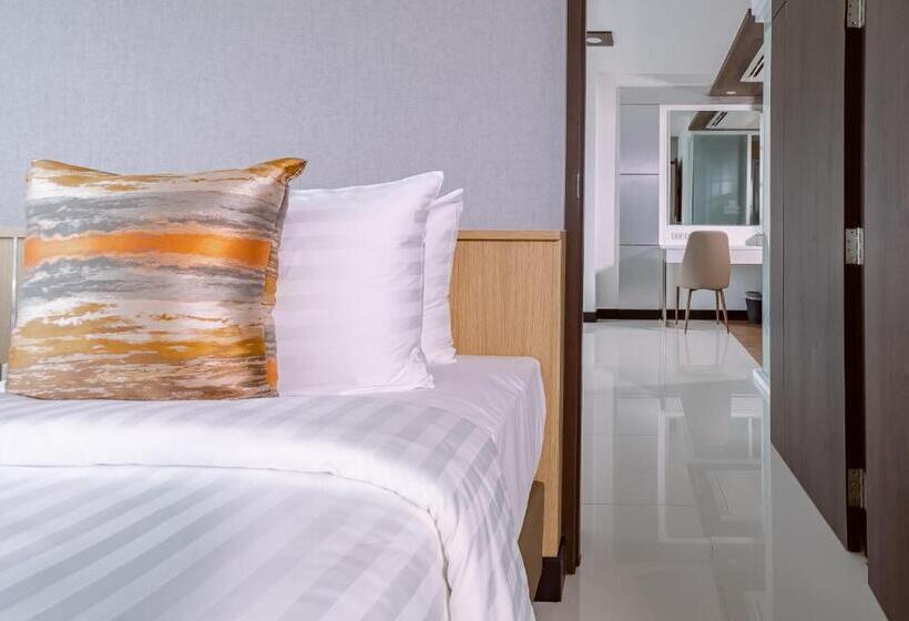 חדר משפחתי דלוקס, Sitthinard Grandview