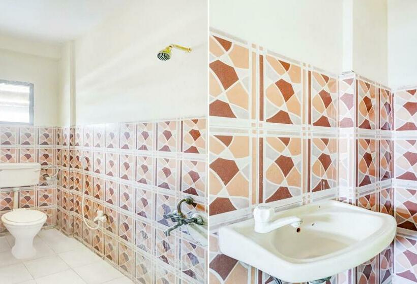 标准三人间, Spot On Kings Lodge