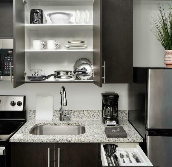 Люкс Кровать Кинг, Stayapt Suites Goldsboro Seymour Johnson Afb