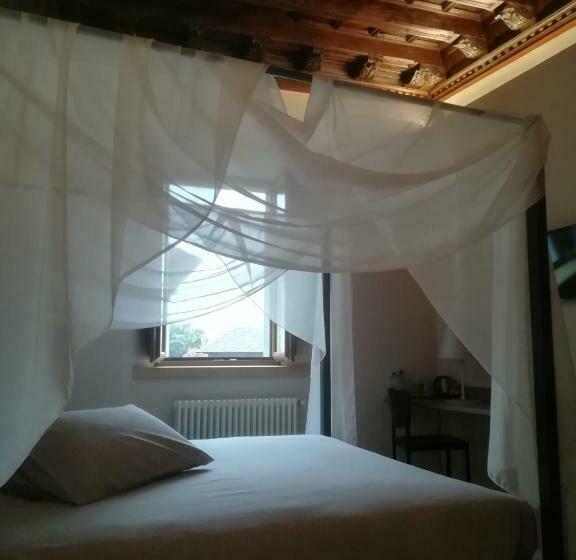 Номер Deluxe, Albrici