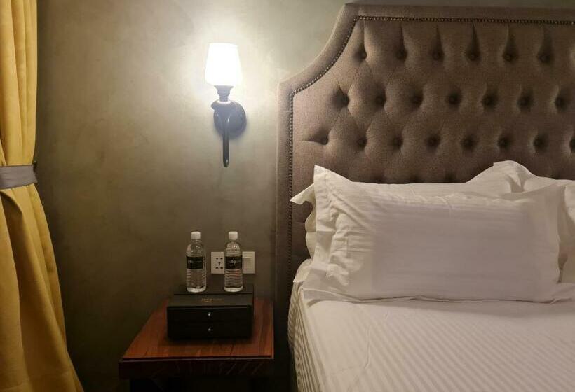 Номер Deluxe, 1969 Ipoh Garden