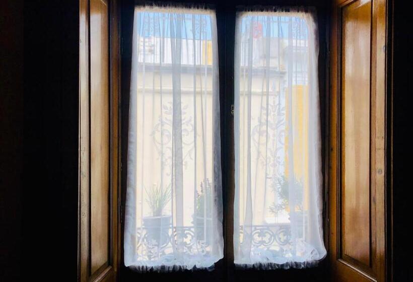 سوئیت با بالکن, Boutique Casa De Las Manrique