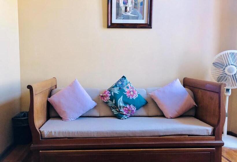 سوئیت با بالکن, Boutique Casa De Las Manrique