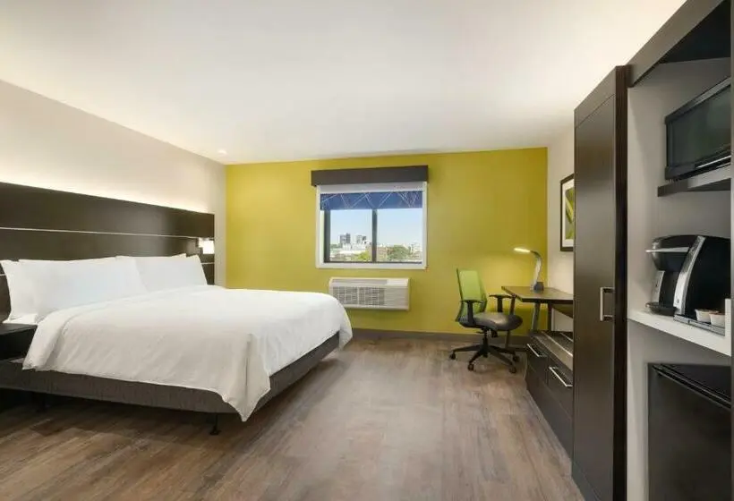 اتاق استاندارد با تخت بزرگ برای معلولان, Holiday Inn Express Jamaica Jfk Airtrain Nyc, An Ihg