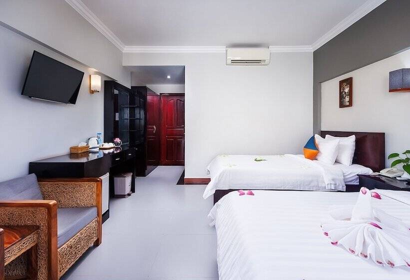 家庭间, Ratana Angkor