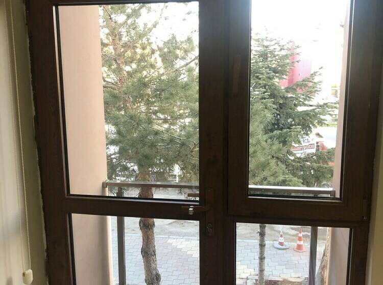 经济房, Banaz Eren Otel