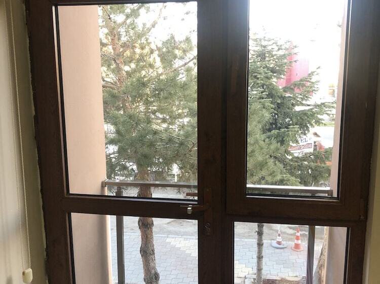 经济房, Banaz Eren Otel