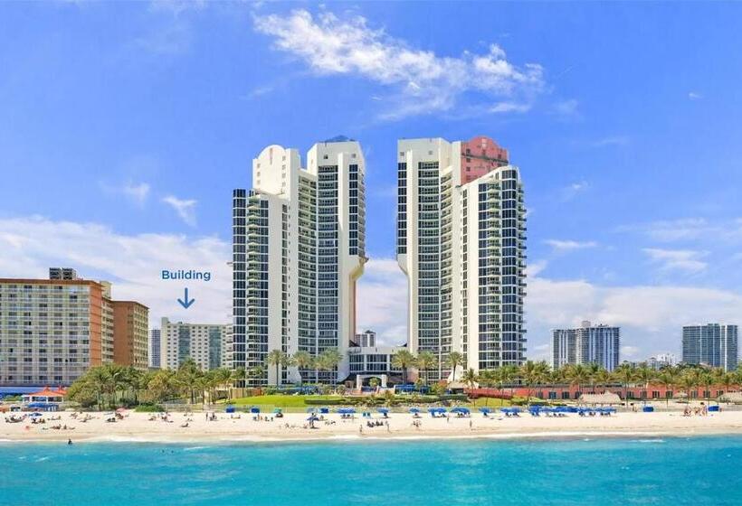 شقة غرفة نوم واحدة مزودة بشُرفة, Beach Apartment At Condo