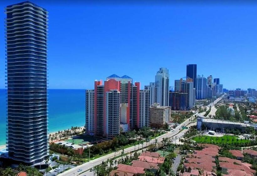 شقة غرفة نوم واحدة مزودة بشُرفة, Beach Apartment At Condo