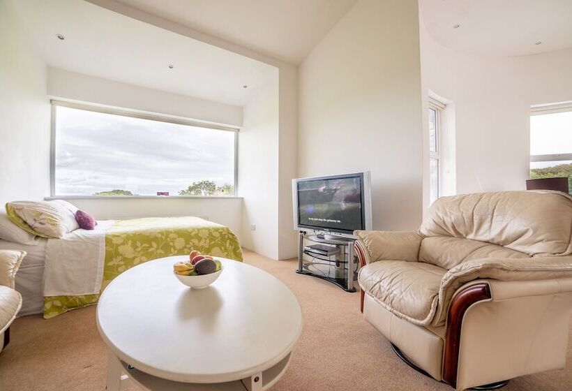 ファミリールーム, Rathescar Grove