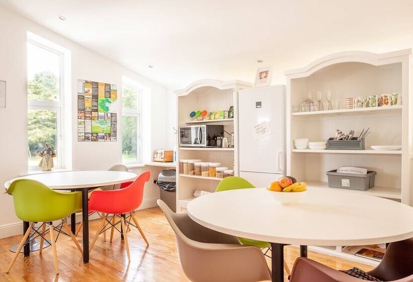 ファミリールーム, Rathescar Grove