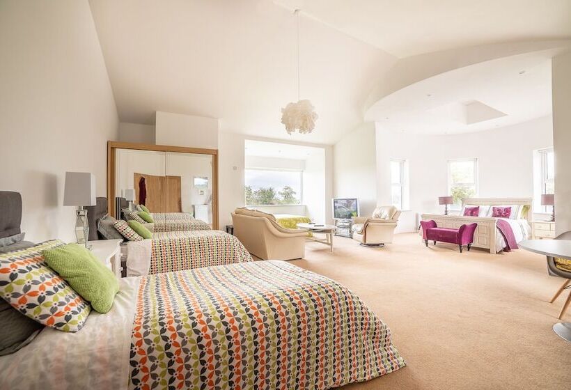 ファミリールーム, Rathescar Grove