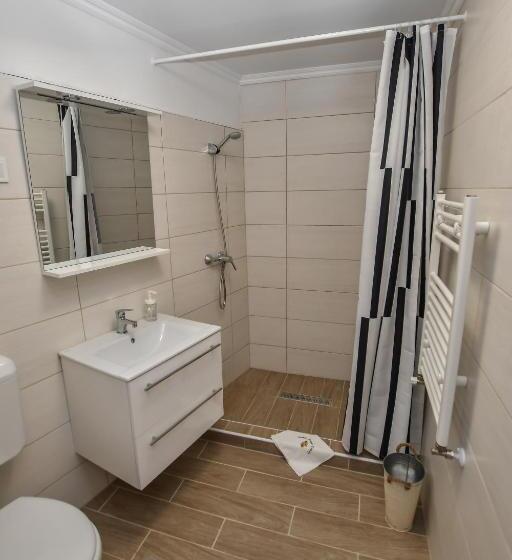 חדר סטנדרט עם מרפסת, é Vaskó Panzió Borpince