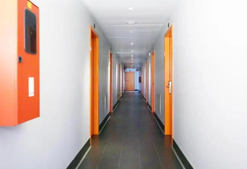 تختخواب در اتاق مشترک, Hi! Ostello Milano
