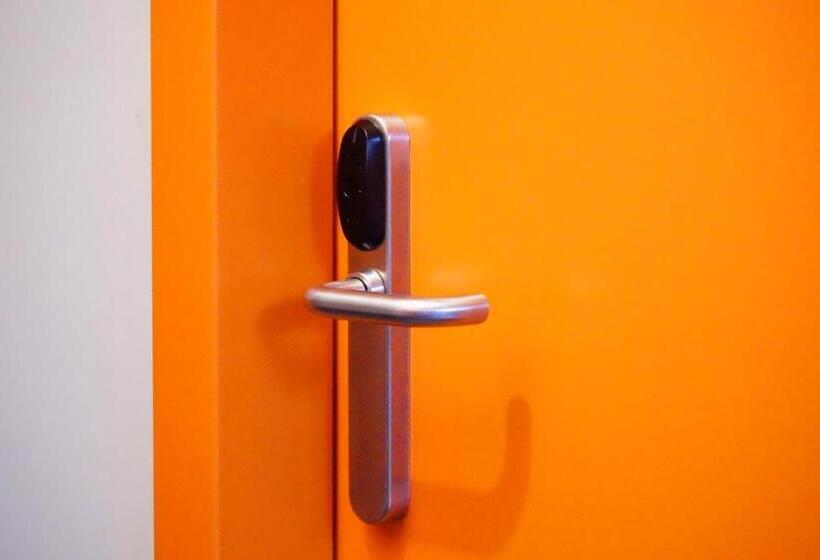 تختخواب در اتاق مشترک, Hi! Ostello Milano