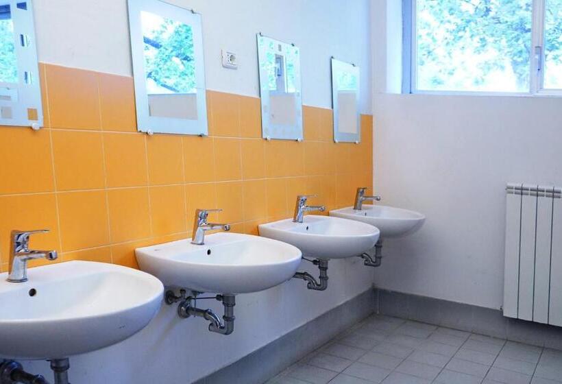 تختخواب در اتاق مشترک, Hi! Ostello Milano
