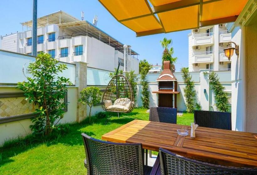 سوییت با چشم‌انداز باغ, Green Beyza Suites