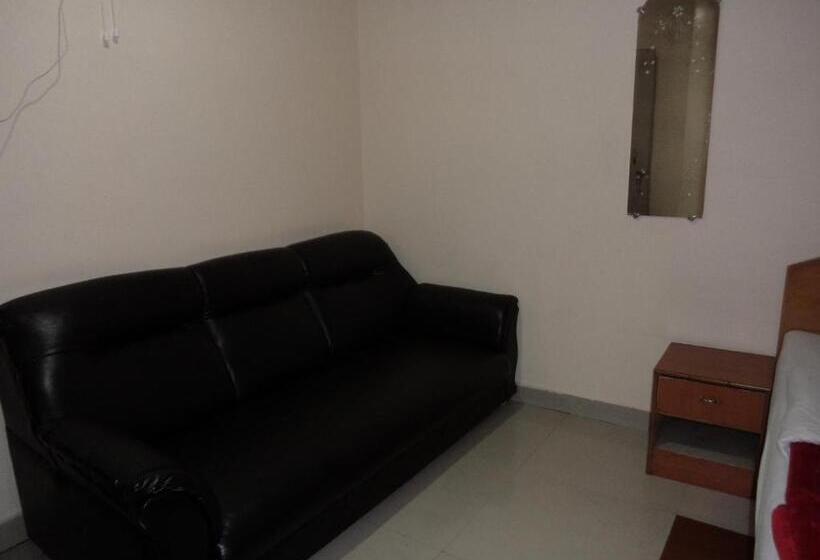 חדר סטנדרט, Lamlyn